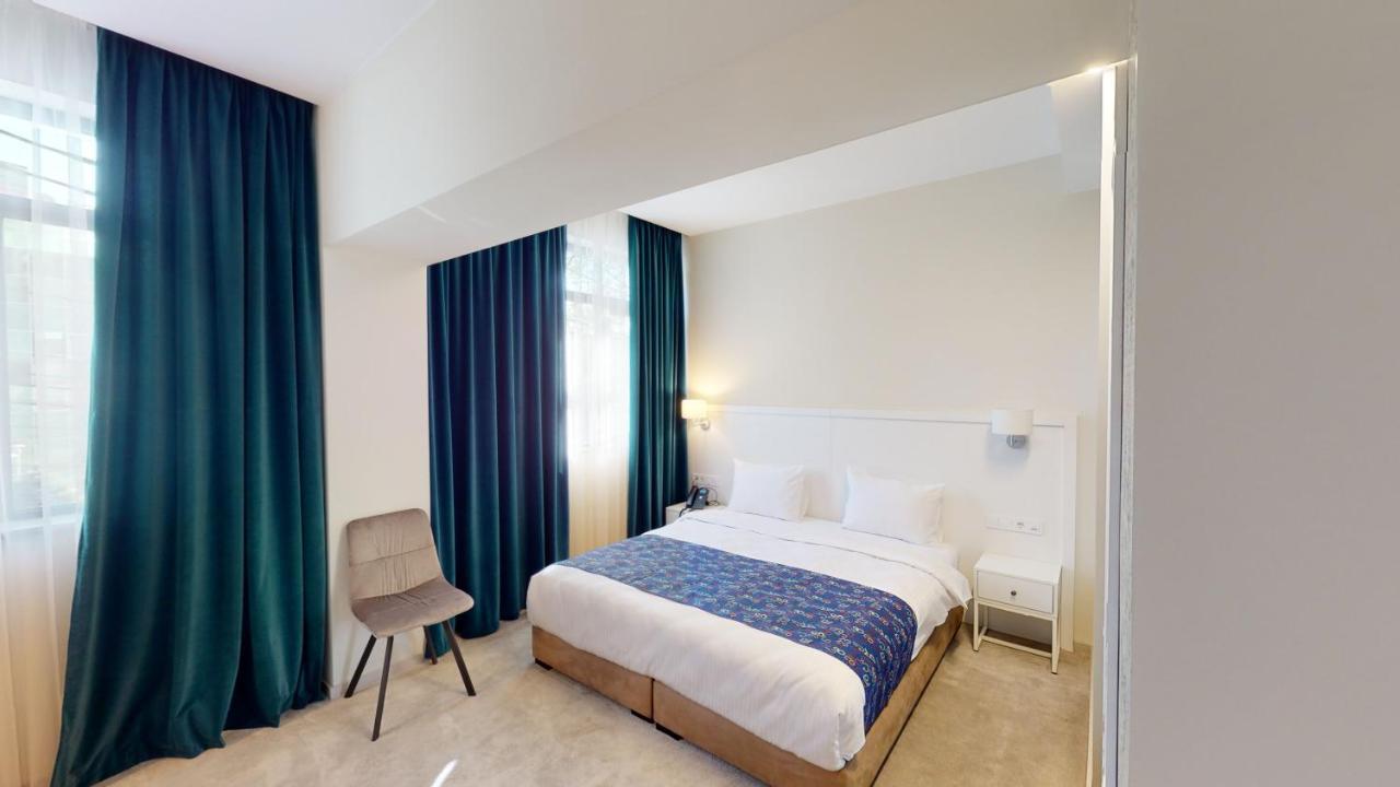 Epigraph Design Kosher Hotel Tbilisi Bagian luar foto